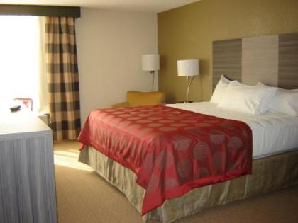 Ramada by Wyndham Wentzville - image 11