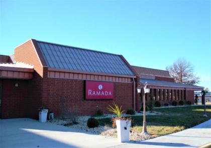 Ramada by Wyndham Wentzville - image 8