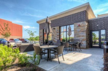 Hampton Inn-St. Louis Wentzville MO - image 8