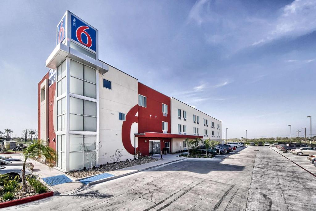 Motel 6-Weslaco TX - main image