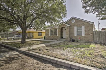 Cozy Weslaco Home with Backyard in Quiet Neighborhood - image 8