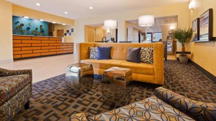 Best Western Baraboo Inn - image 15