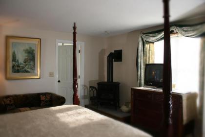 Lamb and Lion Inn - image 7