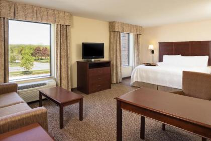 Hampton Inn & Suites West Bend - image 12