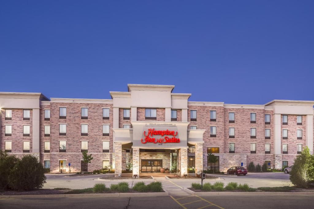 Hampton Inn & Suites West Bend - image 7