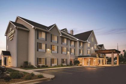 Country Inn & Suites by Radisson West Bend WI - image 5