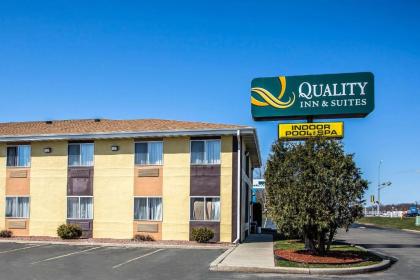 Quality Inn & Suites West Bend - image 12