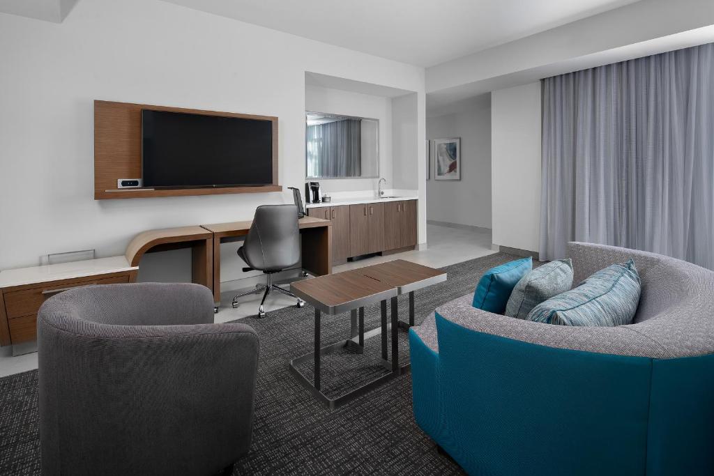 Courtyard by Marriott Delray Beach - image 6