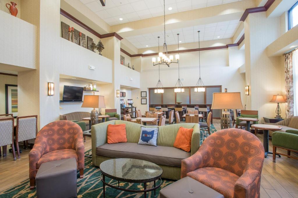 Hampton Inn & Suites Cincinnati-Union Centre - image 7