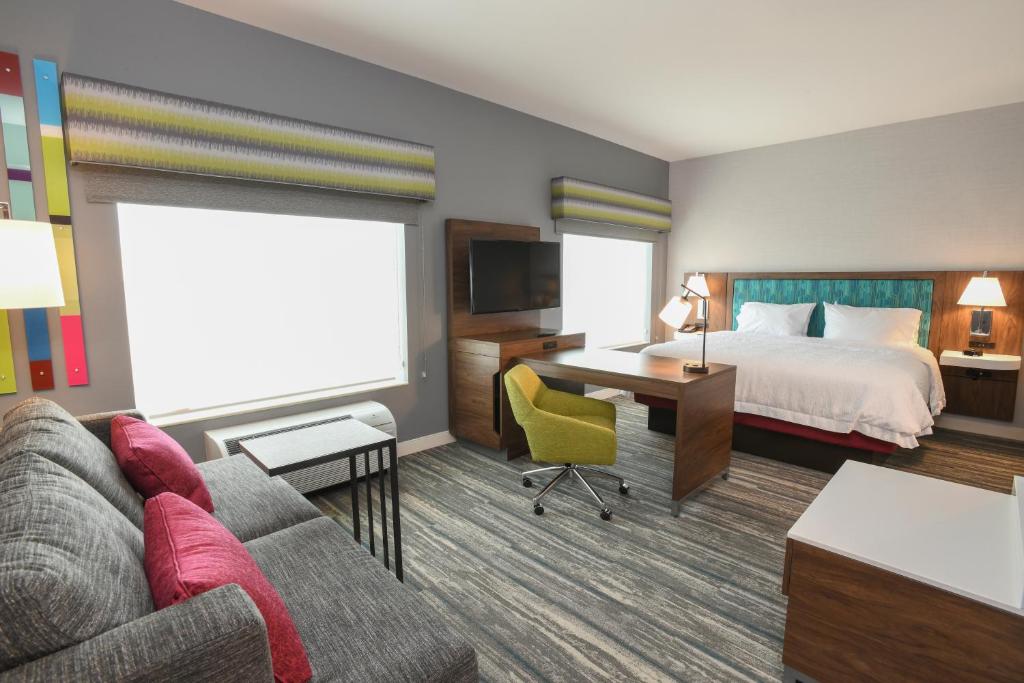 Hampton Inn & Suites Cincinnati Liberty Township - image 7