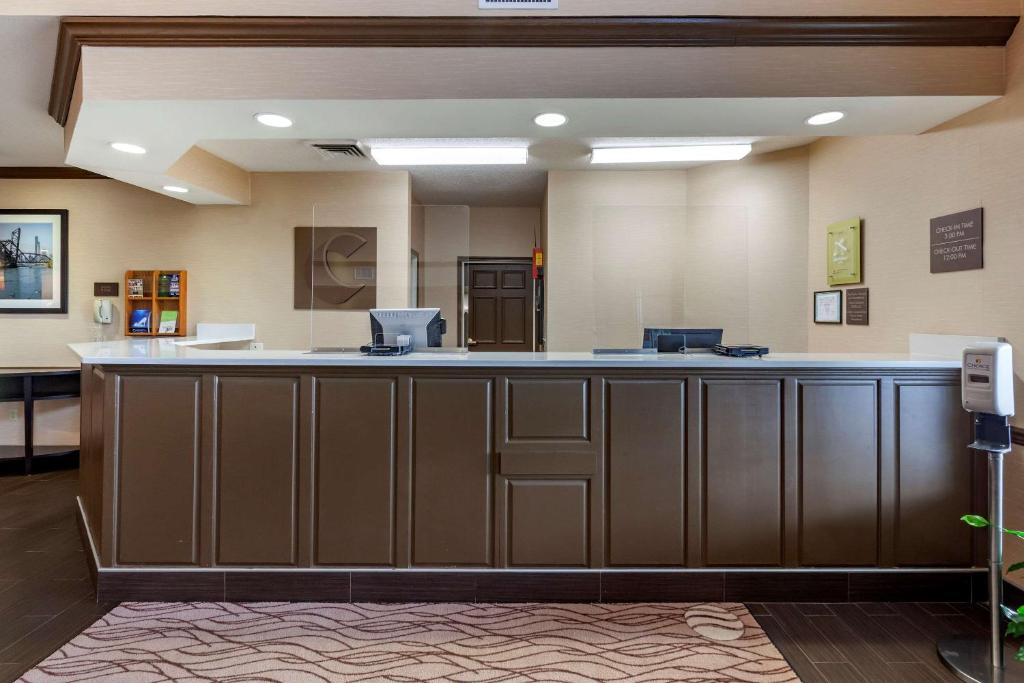 Comfort Inn & Suites Geneva- West Chicago - image 3