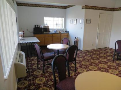 Executive Inn & Suites West Columbia - image 2