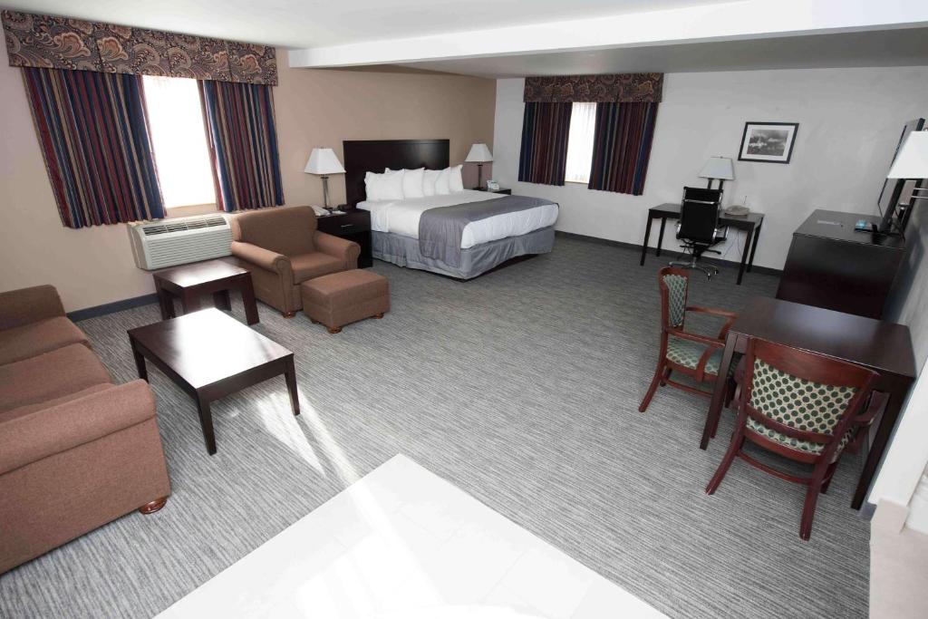 Best Western New Baltimore Inn - image 5