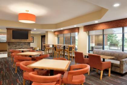 Hampton Inn West Des Moines Lake Drive - image 15