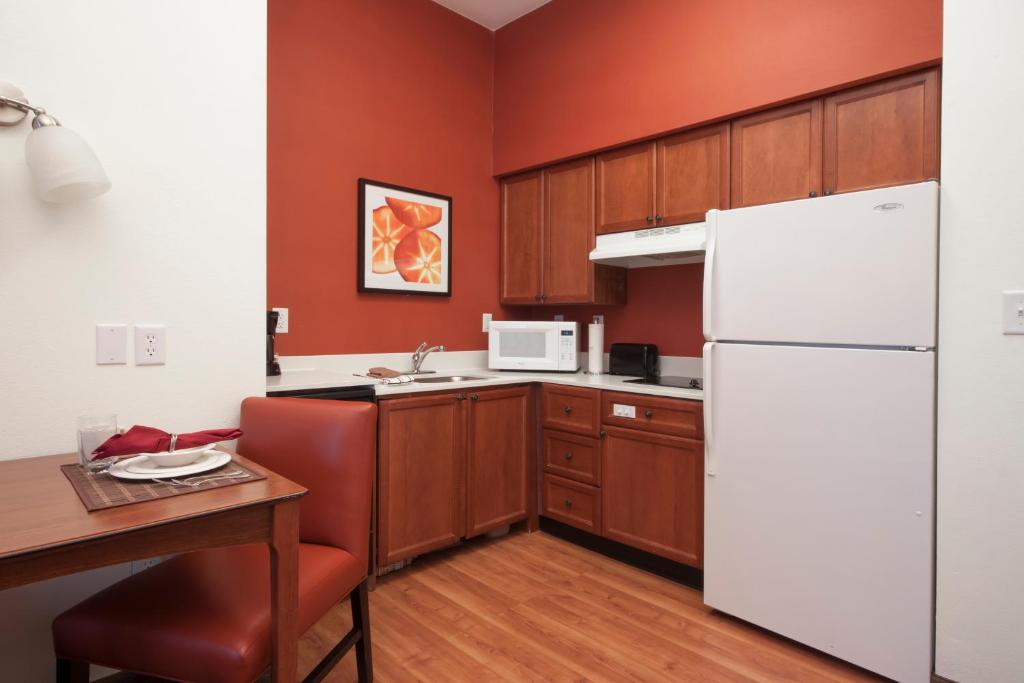 Residence Inn Des Moines West at Jordan Creek Town Center - image 3