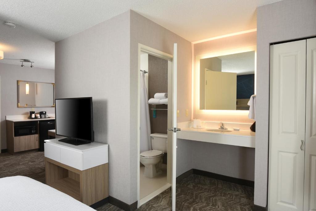 SpringHill Suites Des Moines West - image 7