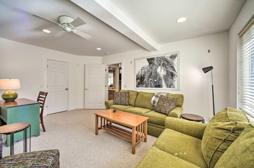 West Dover Townhouse with Deck Grill and Amenities! - image 3