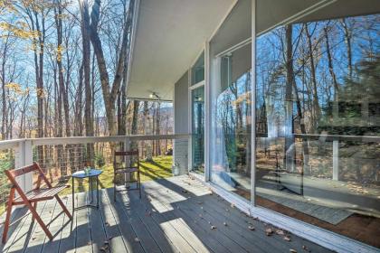 Pristine West Dover Home with Deck and Mountain Views! - image 15