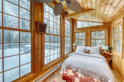 Mount Snow Chalet - image 13