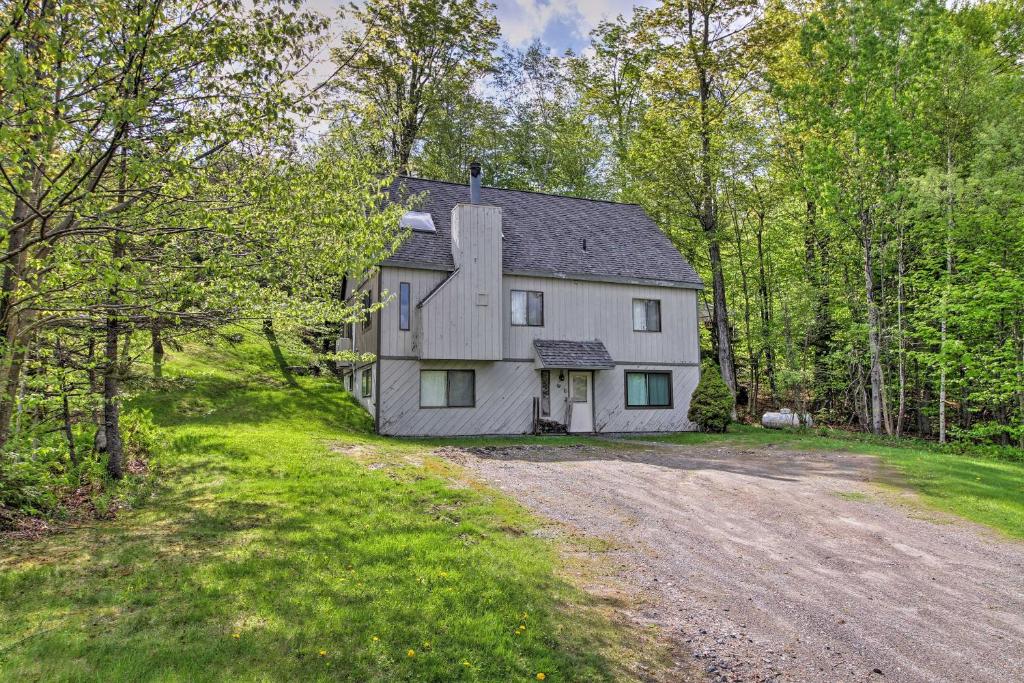 Spacious Home Adjacent to Mt Snow with Game Room! - image 7