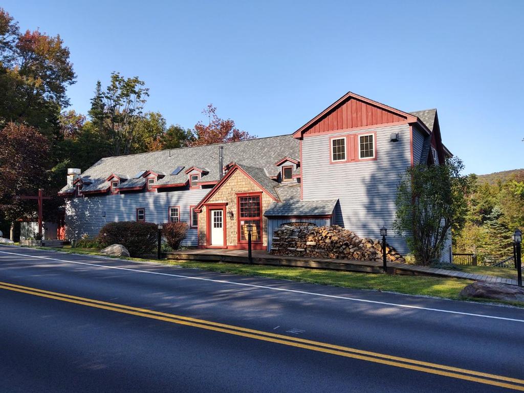 Doveberry Inn - main image