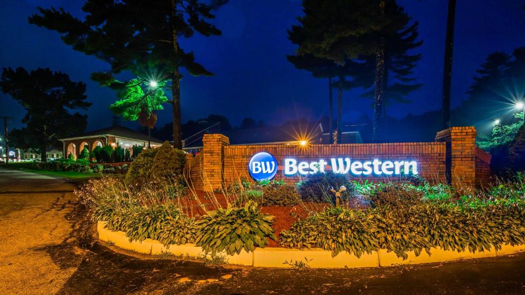 Best Western West Greenwich Inn - main image