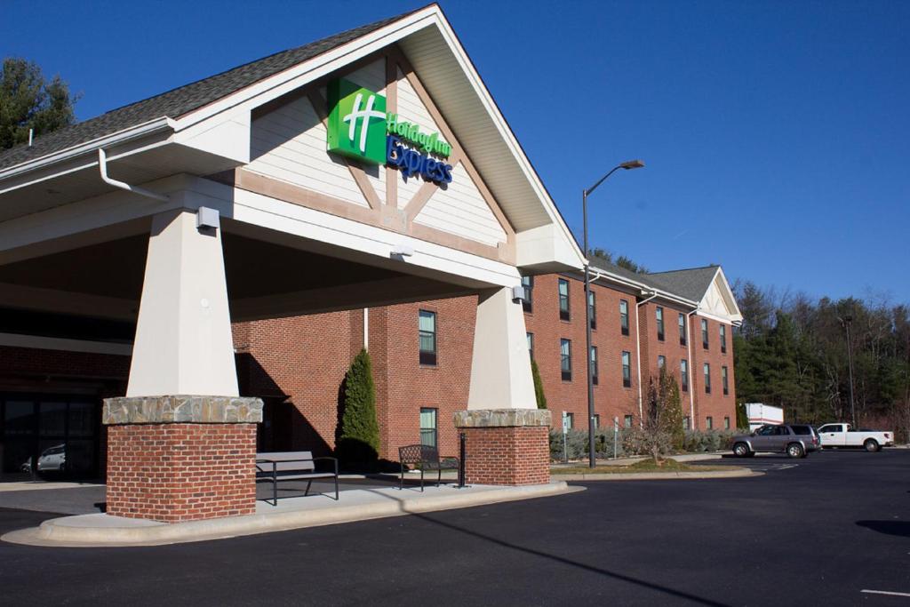 Holiday Inn Express West Jefferson an IHG Hotel - main image