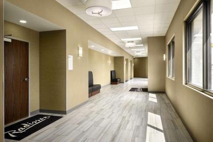 Radisson Hotel West Memphis - image 3