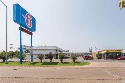 Motel 6-West Memphis AR - image 15