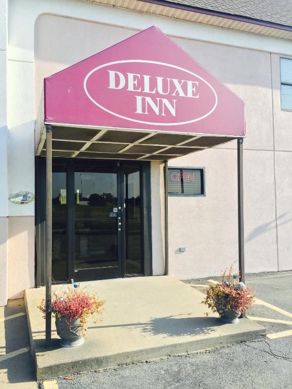 Deluxe Inn - main image