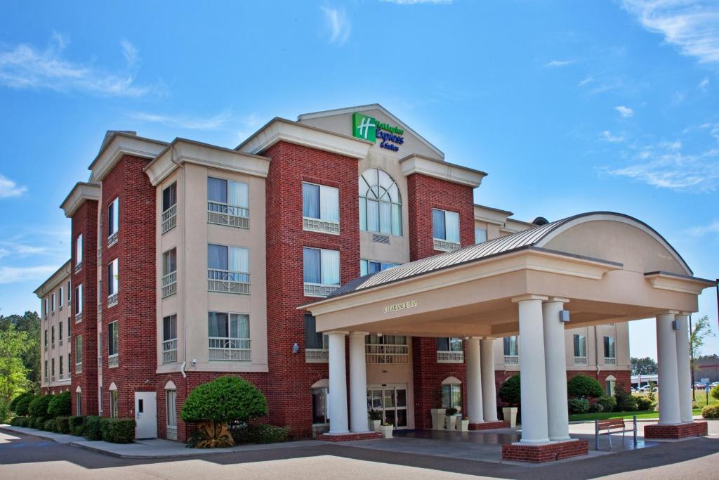 Holiday Inn Express Hotel & Suites West Monroe an IHG Hotel - main image