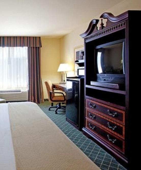 Holiday Inn Express Hotel & Suites West Monroe an IHG Hotel - image 7