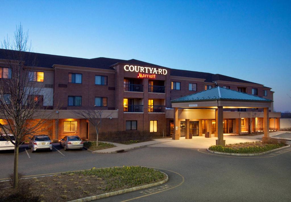 Courtyard by Marriott West Orange - image 2