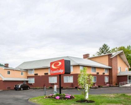 Econo Lodge Lakes Region New Hampshire