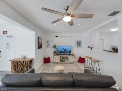 Seas The Day 8 - Nautical Nights & Beach with Pool-Singer Island condo