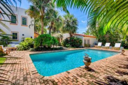 Villa Blanca - 4bd-3ba - Private Pool - Parking - image 3