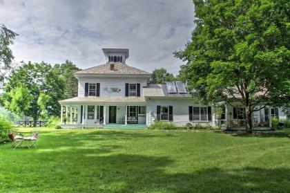 Gorgeous Victorian-Style House with Hilltop Pool! - image 4