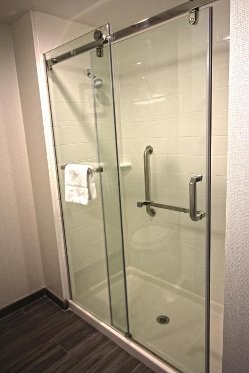 Hampton Inn West Plains - image 5