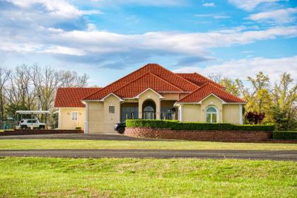 Chalets in West Plains Missouri