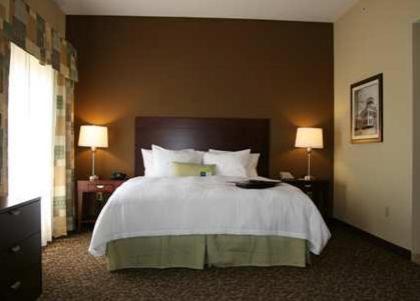 Hampton Inn & Suites West Point - image 10