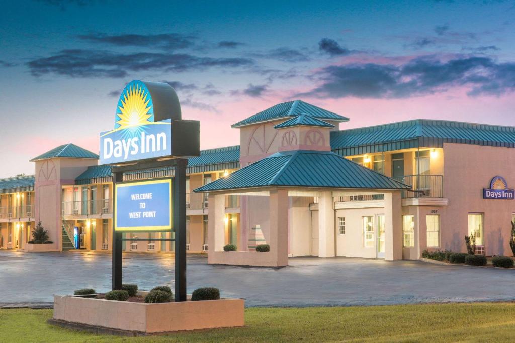 Days Inn by Wyndham West Point - main image