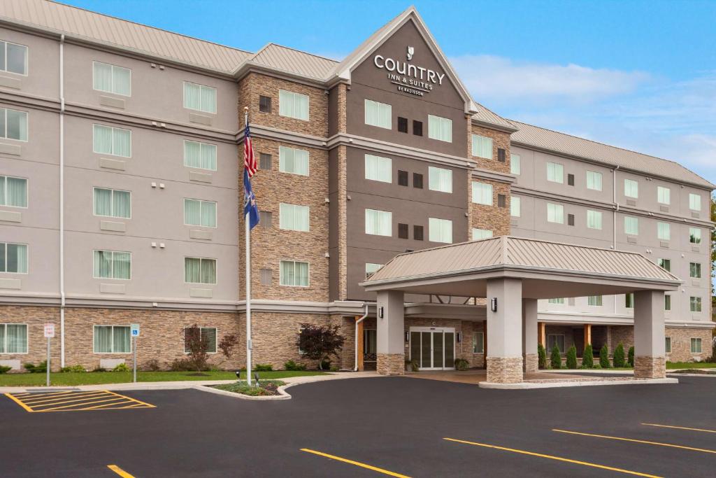 Country Inn & Suites by Radisson Buffalo South I-90 NY - main image