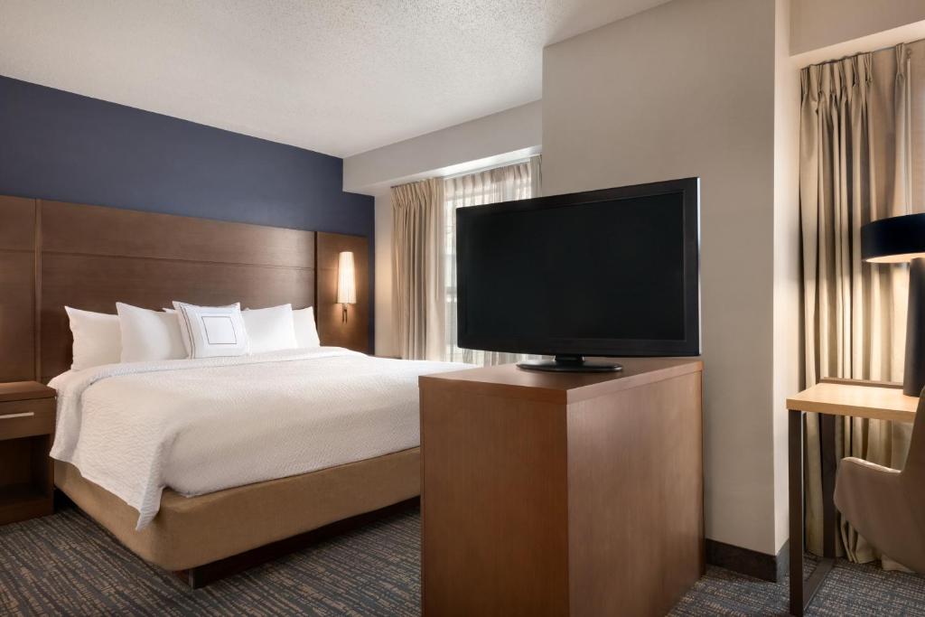 Residence Inn by Marriott West Springfield - image 3