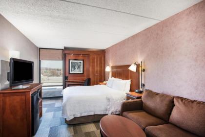 Hampton Inn West Springfield - image 9