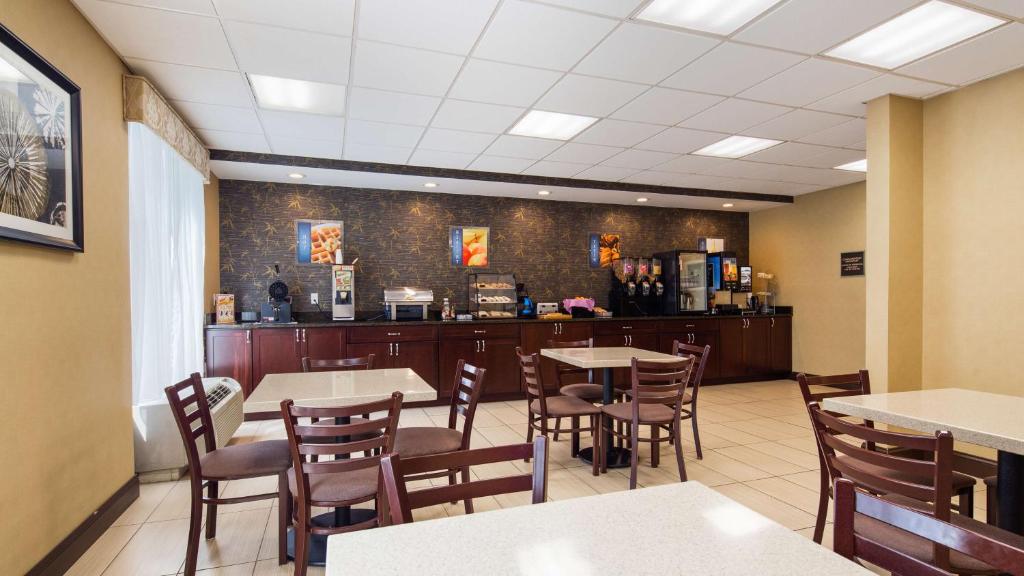 Best Western Springfield West Inn - image 5