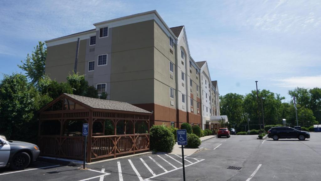 Candlewood Suites-West Springfield an IHG Hotel - image 3