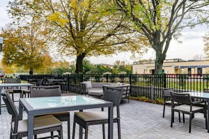 Courtyard by Marriott West Springfield - image 5