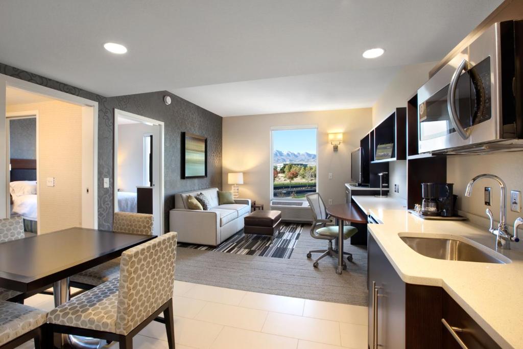 Home2 Suites by Hilton West Valley City - image 2