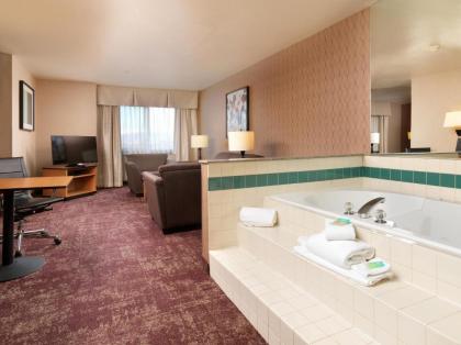 Crystal Inn Hotel & Suites - Salt Lake City/West Valley City - image 12