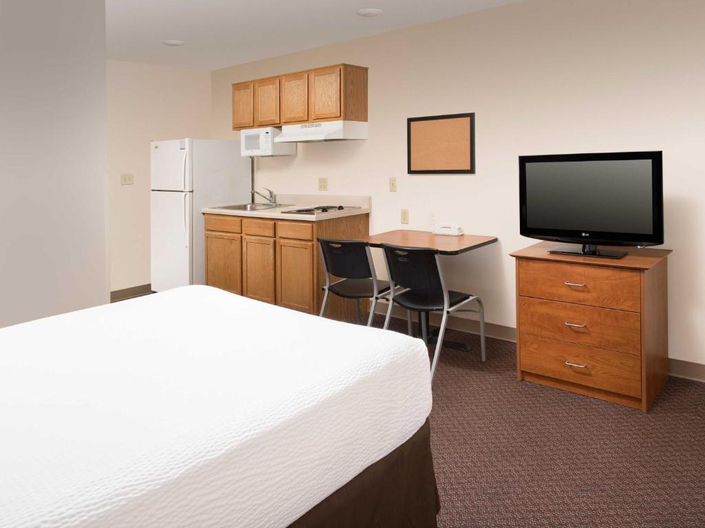 WoodSpring Suites Salt Lake City - image 3